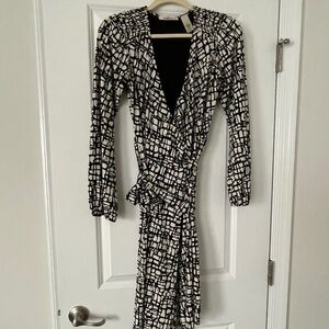 Laundry by Design Wrap Dress, Abstract Black and White, Size 4